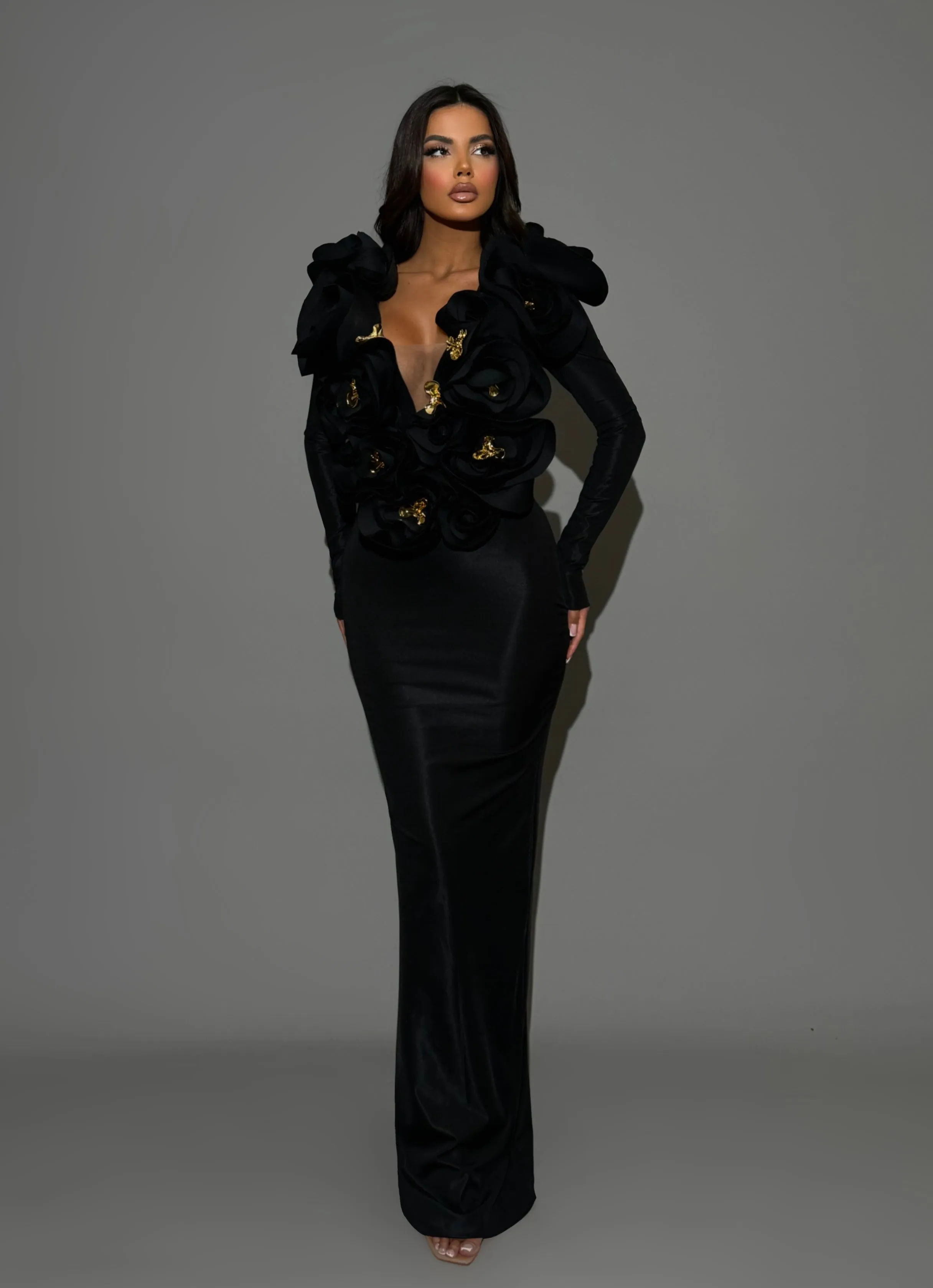 Lonie - Fitted Dress with gold accessories