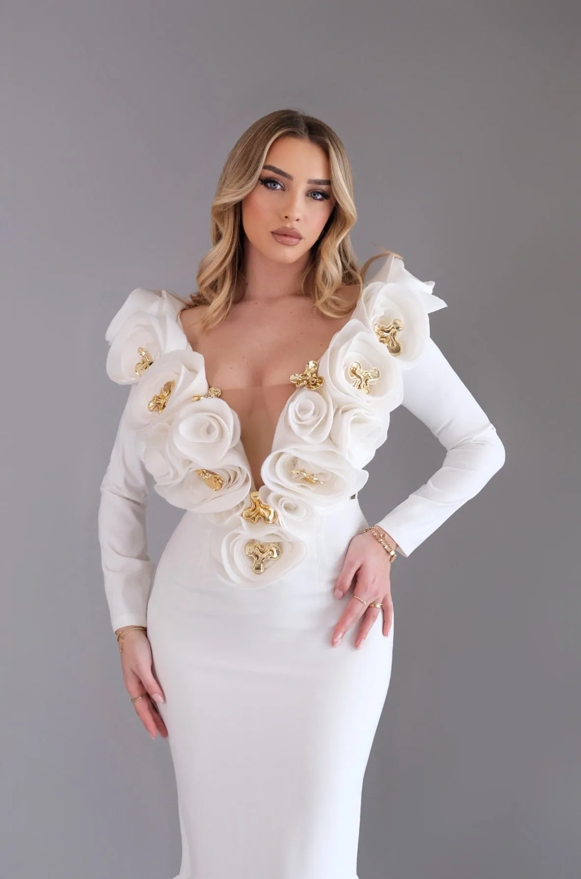 Lonie - Fitted Dress with gold accessories