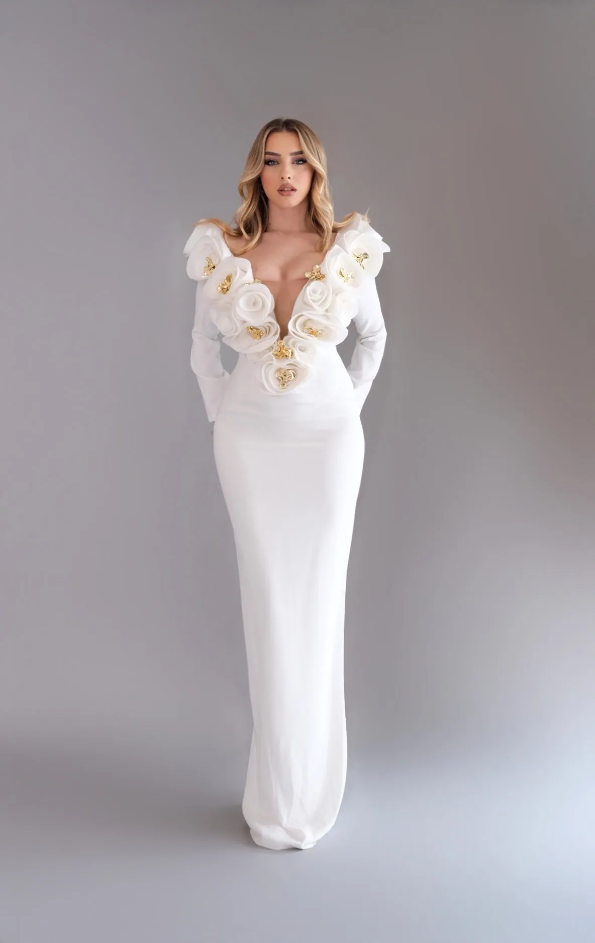 Lonie - Fitted Dress with gold accessories