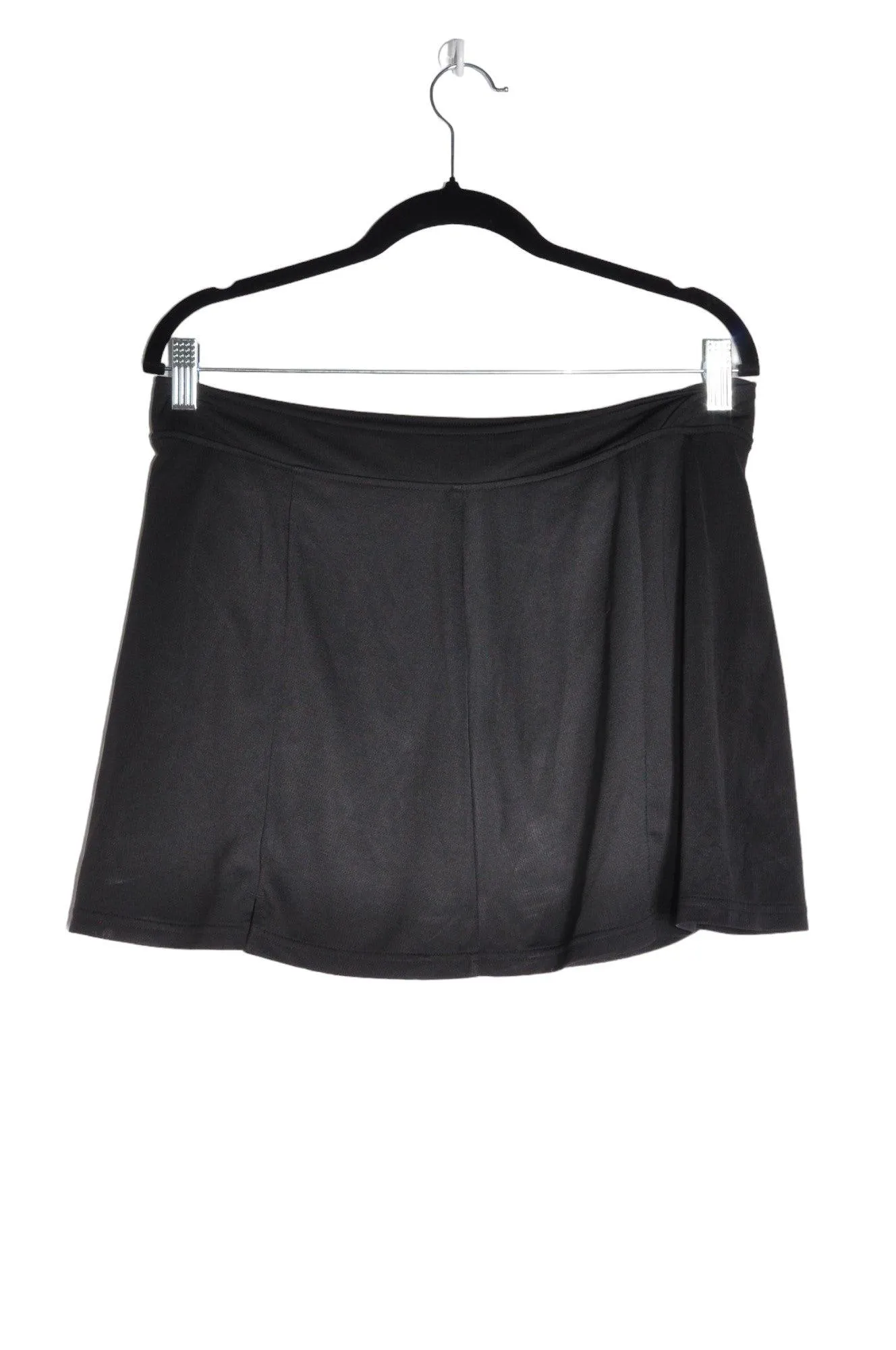 REEBOK Women Activewear Shorts & Skirts Regular fit in Black - S